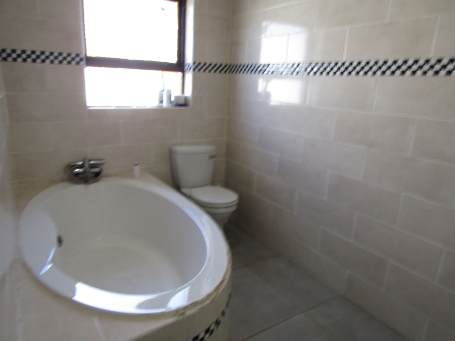 3 Bedroom Property for Sale in Kruisfontein Eastern Cape